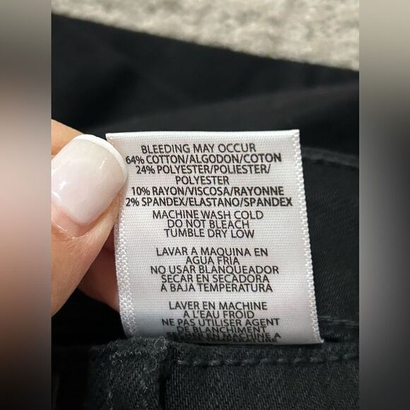 NWT Hidden Happi Crop Flare Jeans in Black - Picture 12 of 14